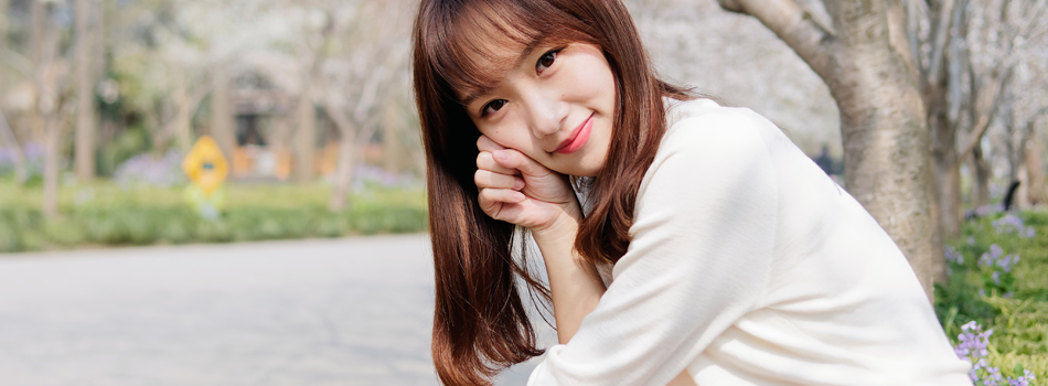 見つめてくる美少女