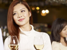 デートを楽しむカップル