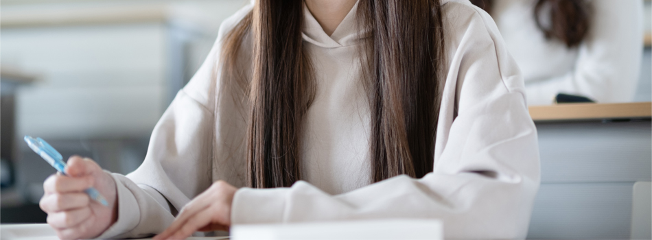 セミナーに参加している女性