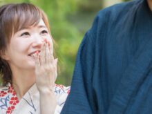 浴衣デートを楽しむカップル