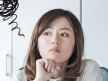 モヤモヤを抱えている女性