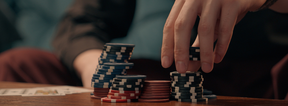 ベットするか迷っている手