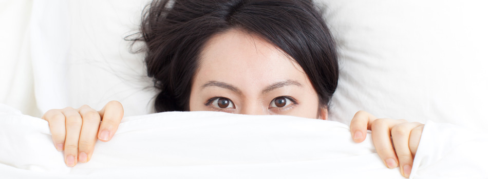 布団から顔出すパパ活女子