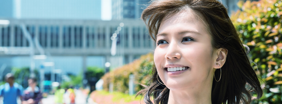 デート中笑顔の女性