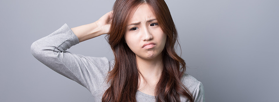 ブスっとしてる女性