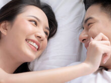 恋愛を楽しむ男女