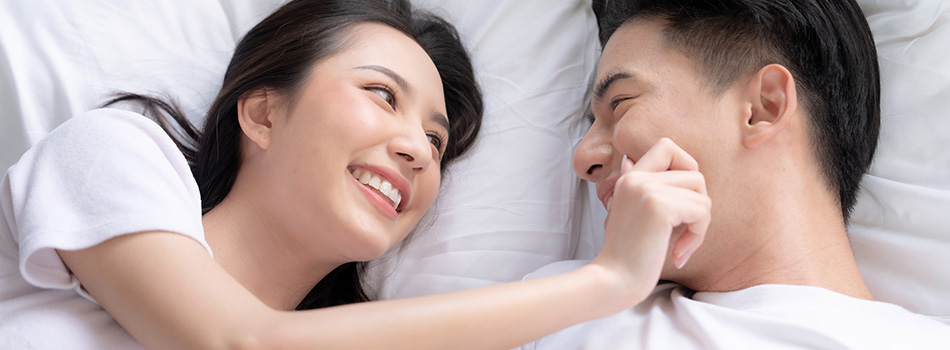 恋愛を楽しむ男女